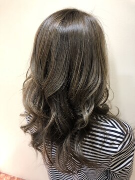 テラス アヴェダ 大丸心斎橋店(Terrace AVEDA) 注目のグレージュカラー