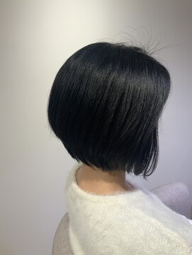 ユーネリー(U-NERY) 前下がりのグラデーションボブ