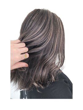 リベルテ 池袋(liberte) コントラストハイライト【池袋/池袋東口/学割U24対応/イルミナ】