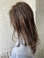 ペネロープ(Penelope) ハイライト/透明感カラー/レイヤーカット 担当 夕島