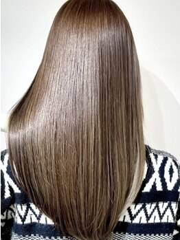 ダミアバイユーレルム 恵比寿(DAMIA by U-REALM)の写真/【11/24～12/22限定クーポン★RoaTR+Roa縮毛矯正¥19900】綺麗すぎて自分の髪ではないと疑ってしまうほど。