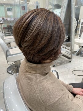 アッシュ 関内店(Ash) 白髪ぼかしハイライト