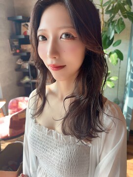 ロイズ ヘアデザイン アンド スパ(LOES) イメチェンヘアスタイル×前髪デザイン×こなれミディ