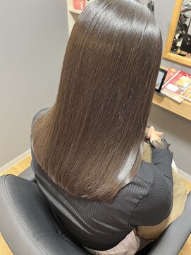 スリーク バイ ロイ 宇治店(sleek by roy) 柔らかオリーブベージュ