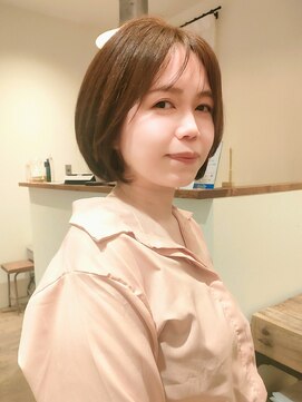 クウキ (kuuki) ナチュラルボブ 前髪ありショート丸みショート ホワイトベージュ