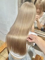 ミモザワークス ヘアアレンジ ブリーチ2回ミルクティーベージュ