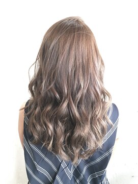 フィーネ(Fi-Ne) アイスアッシュ☆ハイライトを添えて