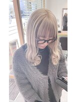 オリビアヘアー(OLIVIA HAIR) ミルクティティーベージュ×インナーブラウンデザイン