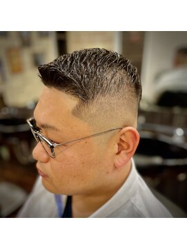 バーニーズ バーバークラブ(BARNEYS BARBER CLUB) 濡れパン スキンフェード