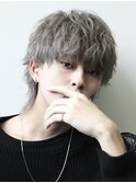 金髪ハイトーンカラーマッシュウルフツーブロックフェザーパーマ
