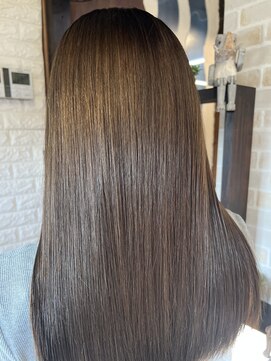 オヴィ(Ovi) 髪質改善ストレート＋艶カラー