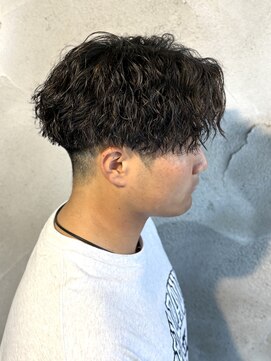 ニアウ 高崎店(Niau) メンズセンター縦落ちツイストスパイラルパーマ群馬高崎眉毛韓国