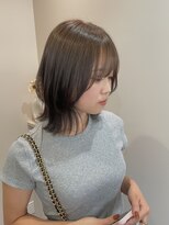 クム(QUMU)&nbsp;柔らかベージュ系×レイヤーボブ