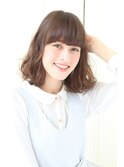 ３５歳からの外国人のようなくせ毛が大人かわいいミディ