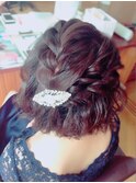 ショートヘアでもOK！編み込みねじりハーフアップ