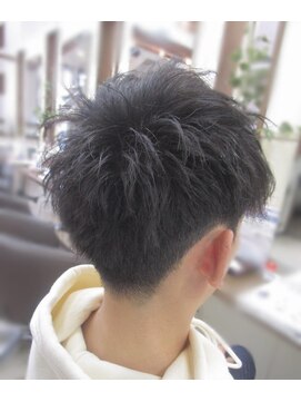 コアフィールフィス(COIFFURE fils) 《見附 今町》おしゃれメンズ クセ風パーマ 刈り上げヘア