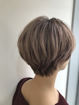 ナンバー エアロ 横浜(N° +aero) 大人可愛い20代30代40代小顔ワンサイドショートボブ丸み前下がり