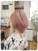 ペールピンクカラー＋ソフトウルフミディアムショートヘア