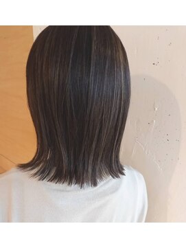 アミナ(AmiNA) 切りっぱなし×外ハネボブ