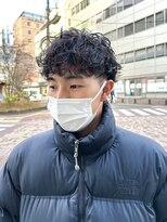 リタ(Lita)&nbsp;ツーブロックマッシュスパイラルパーマアップバング刈り上げ