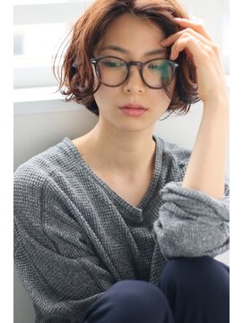 ツウィ(twi) 【twi】センターパートウェーブショートボブ