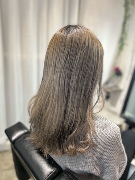 ツムグ 代官山店(TUMUGU) 大人可愛い透明感カラーショコラアッシュ白髪ぼかしグレイヘア