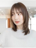 ミディアムストレートレイヤーボブハッシュカット小顔前髪