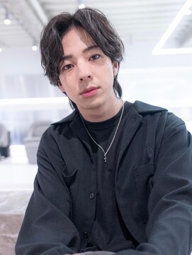 ケアリー 大日(Carelly) ビジネスショートレイヤーかき上げコンマヘアツイストパーマ