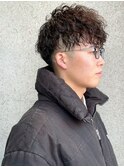 ツイストスパイラルパーマ マッシュ スキンフェード 束感