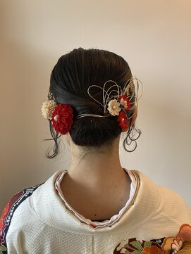 ヘアーアンドメイクアップモパ シニオン