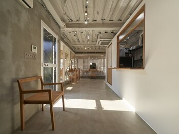サンアタゴノット(san.atagonot)の写真/原宿/神宮前の賑やかな通りから少し歩いた、路地裏にひっそり佇む秘密基地／どこかほっとする隠れ家サロン
