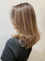 バランス 原宿 表参道(balance)&nbsp;【白髪ぼかし】外国人風ハイライトヘーゼルベージュ　YUKA