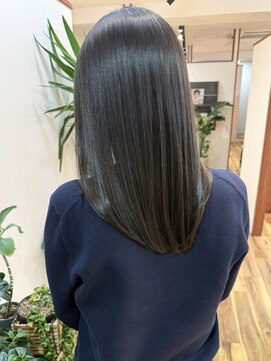 オリーブグレージュ