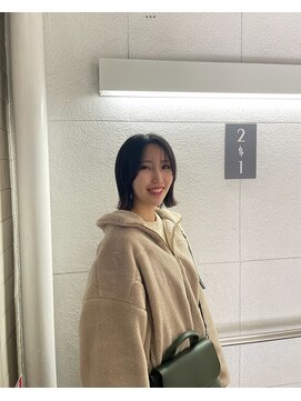 シータ(CITA) ミディアムボブ×顔まわりレイヤー