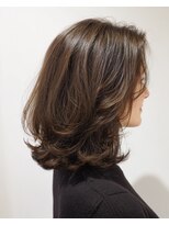 アイビー(ivy)&nbsp;ミディアムロブレイヤー/ナチュラルブラウン30代40代50代