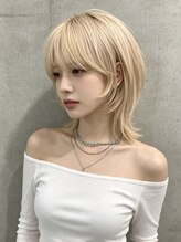 エイチ 大阪梅田(H)&nbsp;ハイライトカラーショートレイヤーミルクティーグレージュウルフ