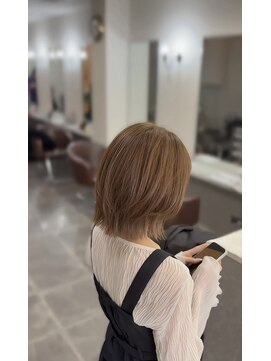 アンダーバーホワイト 広島 本通店(_WHITE) ヘーゼルブラウン☆/ブリーチ/ダブルカラー/ハイライト