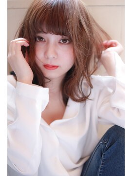 カルアテラス(CALA terrace) で愛されゆるふわベージュ系ミディアムボブ