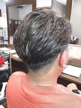 フェイスマコ(FAITH MACO) 刈り上げスタイル