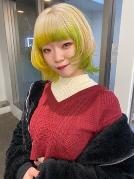 レコ 渋谷(LECO) ネオンイエロー&グリーンのデザインウルフ