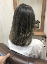 透明感、動きを加えたいなら《ハイライト》