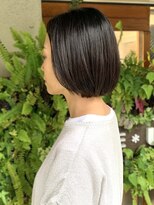 スクエアウーノ 博多(SQUARE＊UNO HAKATA)&nbsp;シンプルショートボブ　丸みボブ　艶感　ダークアッシュカラー