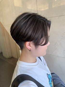 大須賀美容室 けやき通り店 ハイライトショート