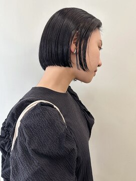 ユー(yew) ミニボブ/ラインボブ/コンパクトボブ/黒髪スタイル