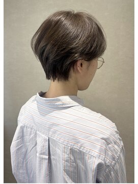 エストレーラ(estrela) 『estrela』大人可愛い30代40代50代　くびれマッシュショート