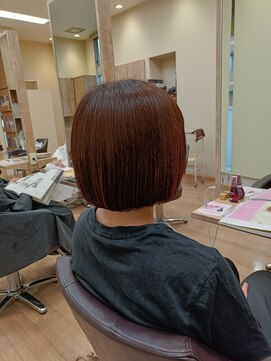 ステラ 南花畑店 襟足短めボブ