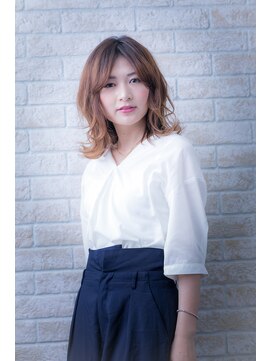 エルデ ナインズ ヘアー スタンド 川口店(elde 9's HAIR STAND) グレージュひし形シルエットの大人かわいい切りっぱなしボブ