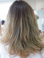 カラーアトリエ イロドリ(彩)&nbsp;ラフな質感でつくるクセ毛風ロング