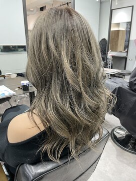 エイト 池袋店(EIGHT ikebukuro) グレージュ