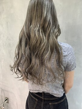 キチ(kichi.) [kichi.] ロングヘア×プラチナホワイト